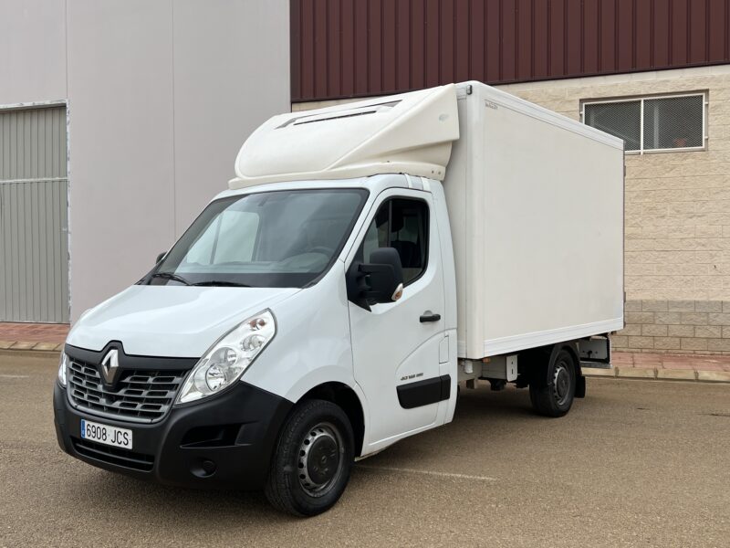 CAMION RIGIDO 4X2 RENAULT MASTER CAJA FRIGORIFICA - Imagen 2