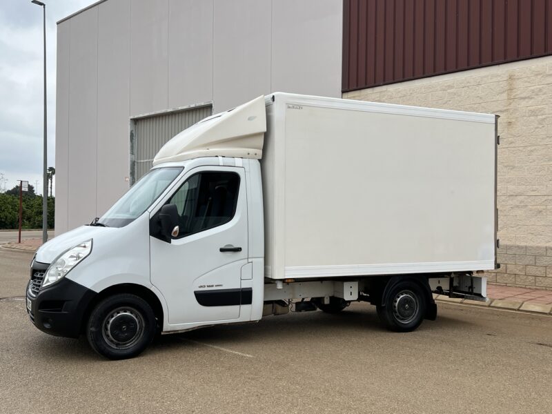 CAMION RIGIDO 4X2 RENAULT MASTER CAJA FRIGORIFICA - Imagen 4