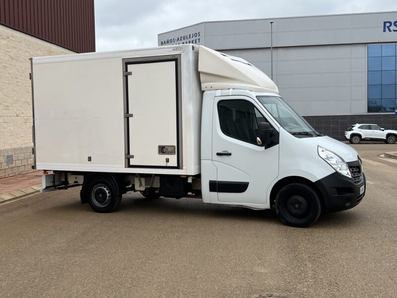 CAMION RIGIDO 4X2 RENAULT MASTER CAJA FRIGORIFICA - Imagen 10