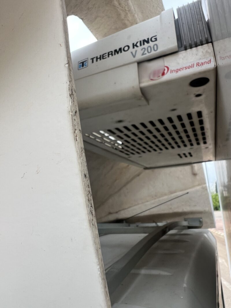 CAMION RIGIDO 4X2 RENAULT MASTER CAJA FRIGORIFICA - Imagen 13
