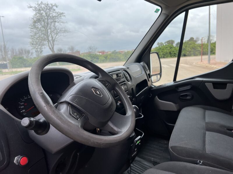 CAMION RIGIDO 4X2 RENAULT MASTER CAJA FRIGORIFICA - Imagen 15