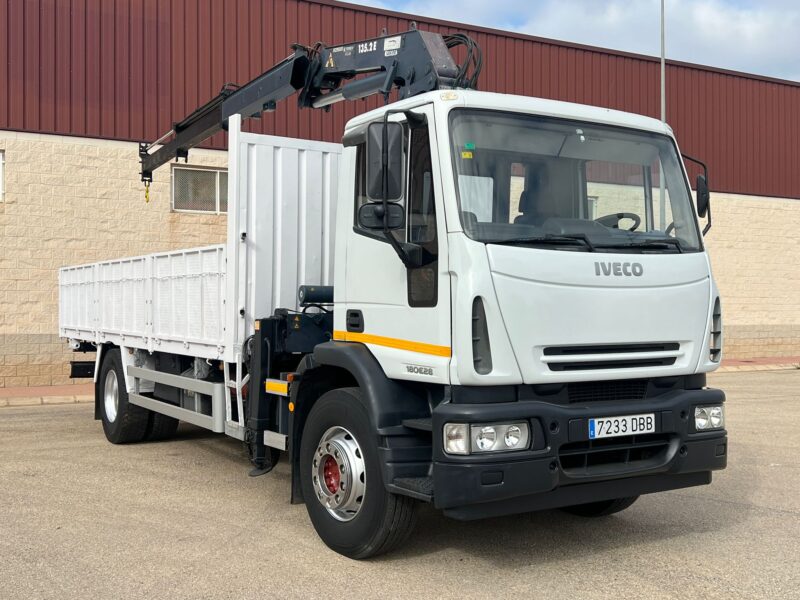 CAMION RIGIDO 4X2 IVECO EUROCARGO CON GRUA ATLAS 135.A2 - Imagen 7