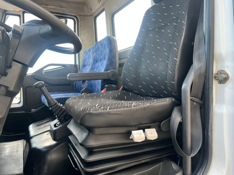 CAMION IVECO EUROCARGO BASCULANTE Y GRUA PALFINGER PK8500 - Imagen 29