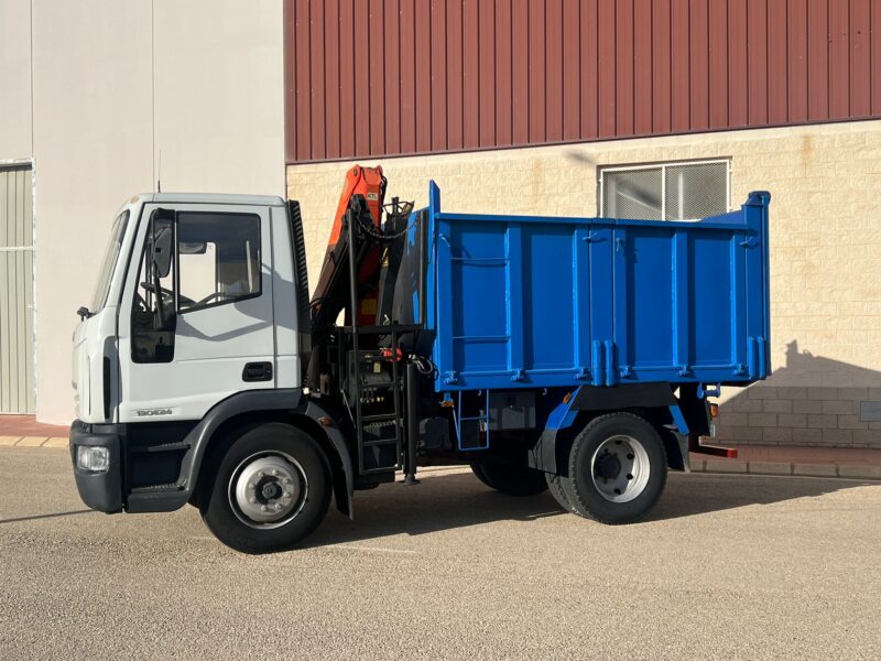 CAMION IVECO EUROCARGO BASCULANTE Y GRUA PALFINGER PK8500 - Imagen 3