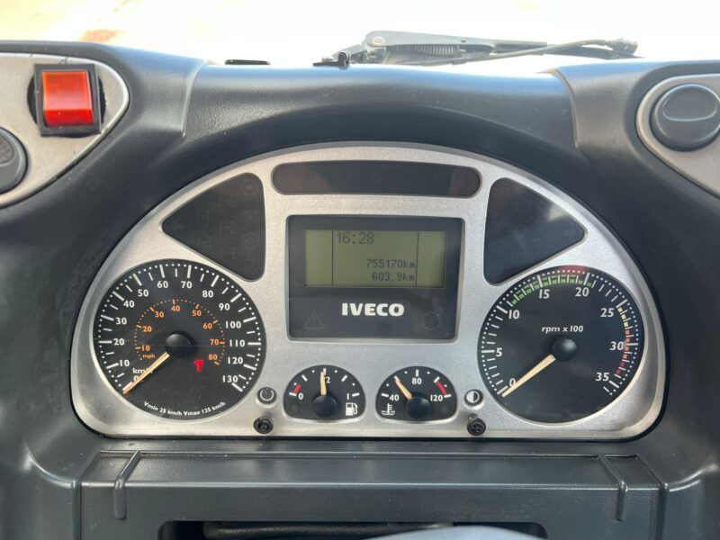 CAMION IVECO EUROCARGO BASCULANTE Y GRUA PALFINGER PK8500 - Imagen 26