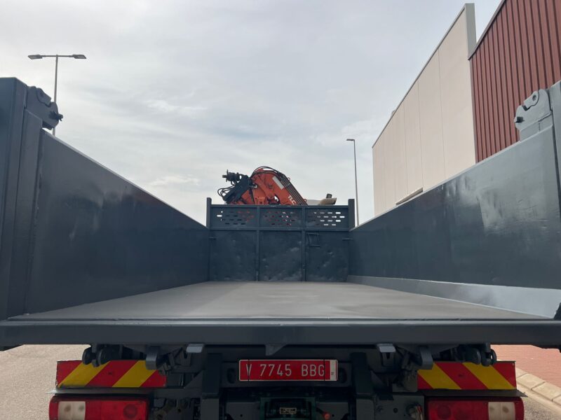 CAMION RENAULT KERAX 6X4 BASCULANTE Y GRUA - Imagen 41