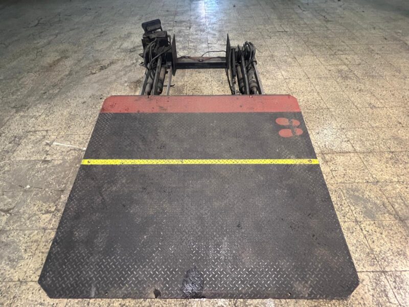 PUERTA ELEVADORA DHOLLANDIA DHLV DE 2500 KILOS - Imagen 2