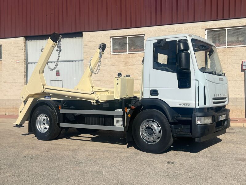 IVECO EUROCARGO 18E30 PORTACONTENEDORES DE CADENAS - Imagen 7