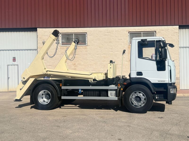 IVECO EUROCARGO 18E30 PORTACONTENEDORES DE CADENAS - Imagen 8