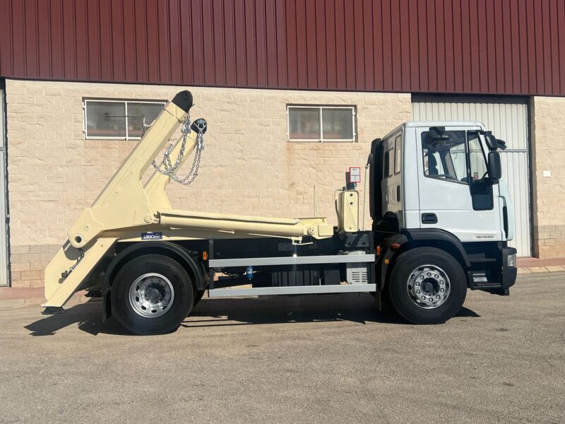 IVECO EUROCARGO 18E30 PORTACONTENEDORES DE CADENAS - Imagen 9