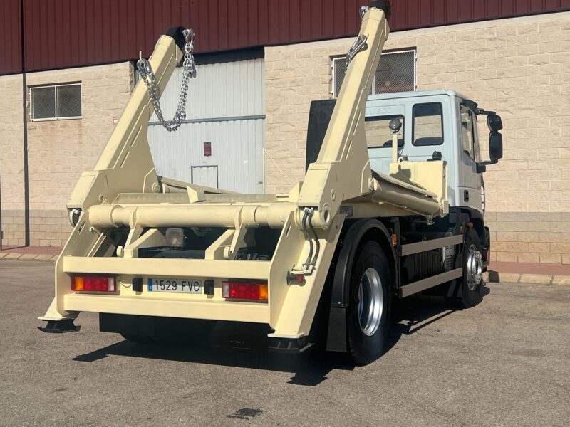 IVECO EUROCARGO 18E30 PORTACONTENEDORES DE CADENAS - Imagen 12