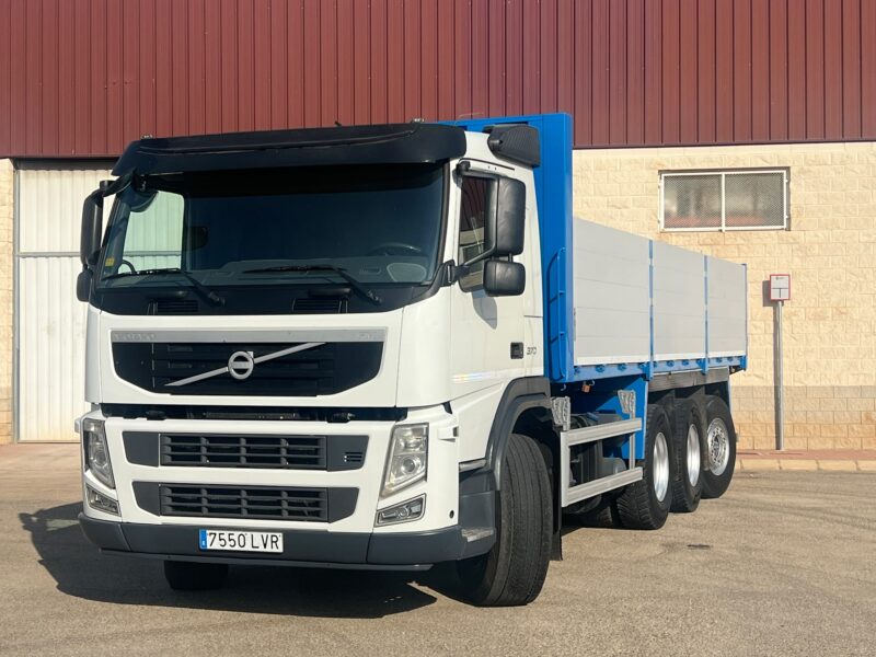 VOLVO FM11 BASCULANTE 8X4 ULTIMO EJE DIRECCIONAL - Imagen 3