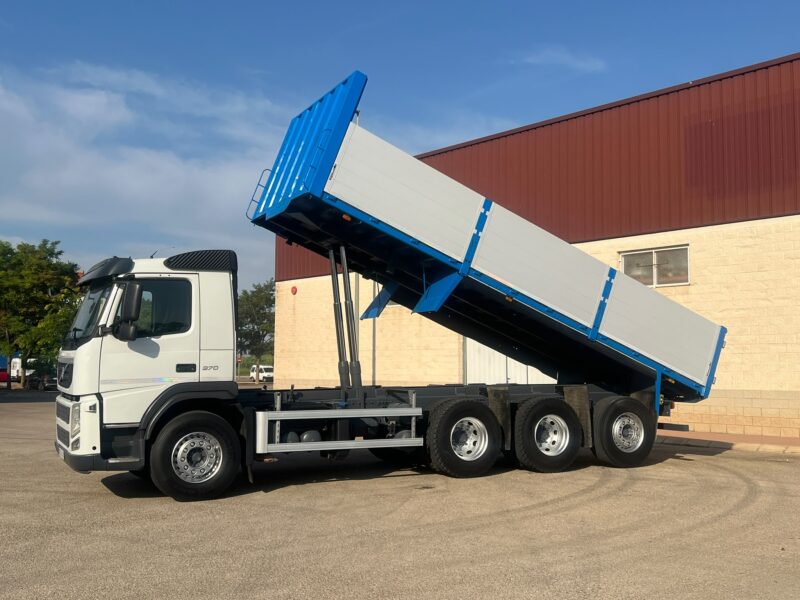 VOLVO FM11 BASCULANTE 8X4 ULTIMO EJE DIRECCIONAL - Imagen 6