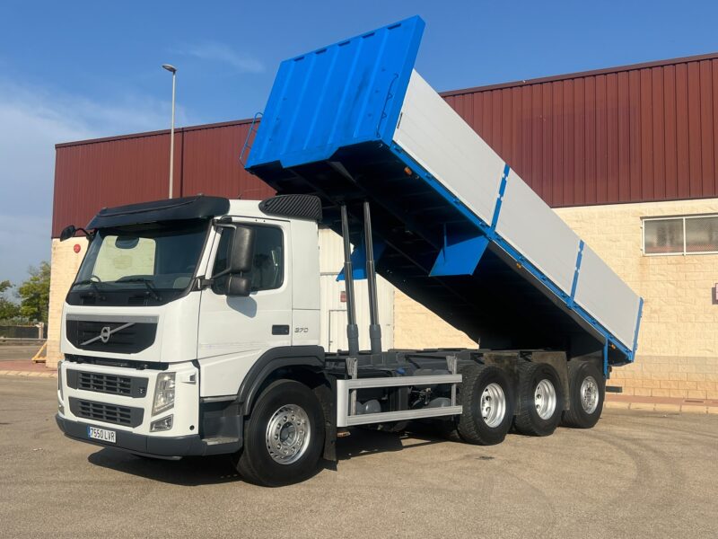 VOLVO FM11 BASCULANTE 8X4 ULTIMO EJE DIRECCIONAL - Imagen 10