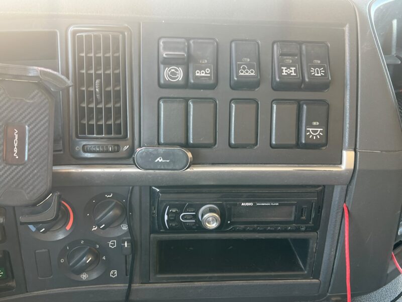 VOLVO FM11 BASCULANTE 8X4 ULTIMO EJE DIRECCIONAL - Imagen 14