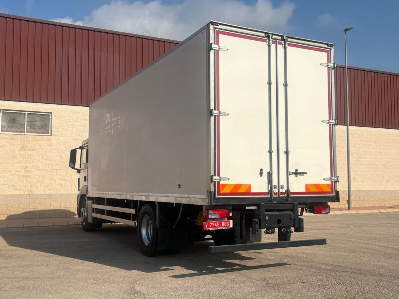 MAN TGS 18.320 CAJA CERRADA PAQUETERA - Imagen 12
