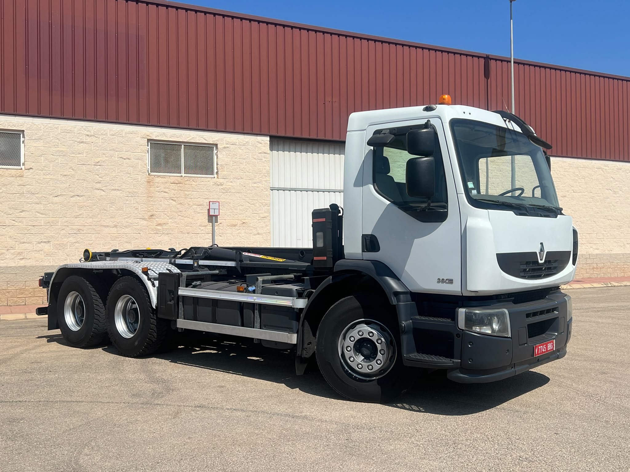 RENAULT PREMIUM 6X4 GANCHO PORTACONTENEDORES
