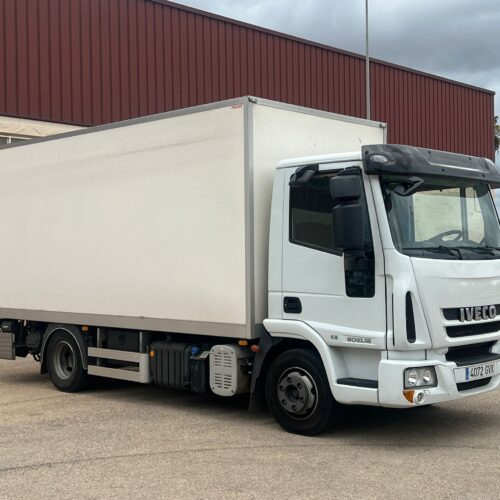 CAMIÓN RÍGIDO 4x2 IVECO EUROCARGO 80EL18 PUERTA ELEVADORA