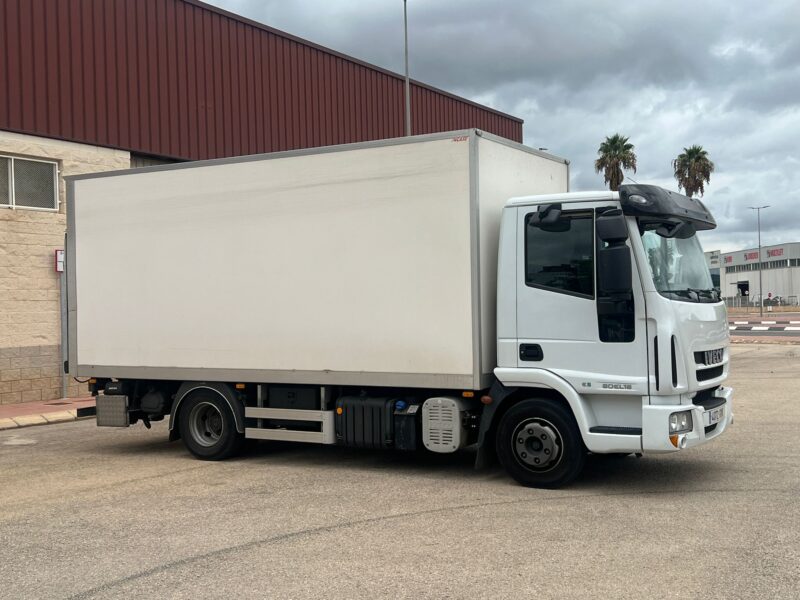 CAMIÓN RÍGIDO 4x2 IVECO EUROCARGO 80EL18 PUERTA ELEVADORA - Imagen 8