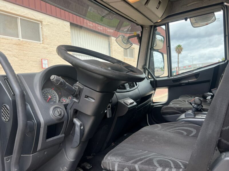 CAMIÓN RÍGIDO 4x2 IVECO EUROCARGO 80EL18 PUERTA ELEVADORA - Imagen 13