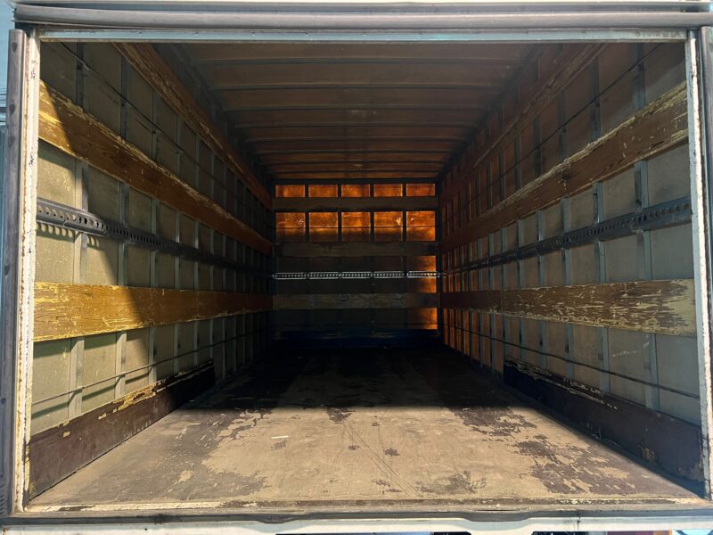 CAMIÓN RÍGIDO 4x2 IVECO EUROCARGO 80EL18 PUERTA ELEVADORA - Imagen 18