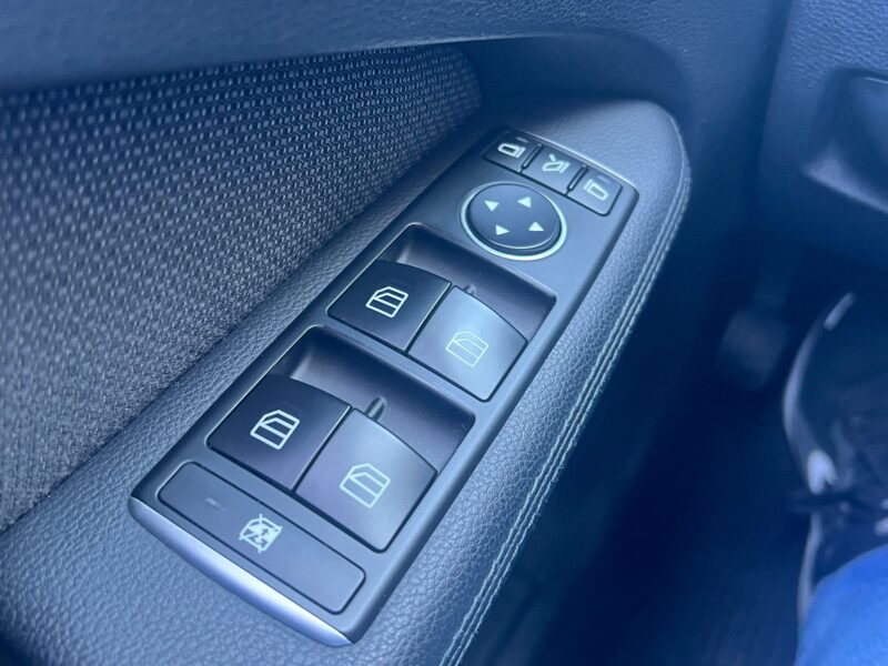 MERCEDES-BENZ E 350 CDI AVANTGARDE AUTOMATICO - Imagen 12
