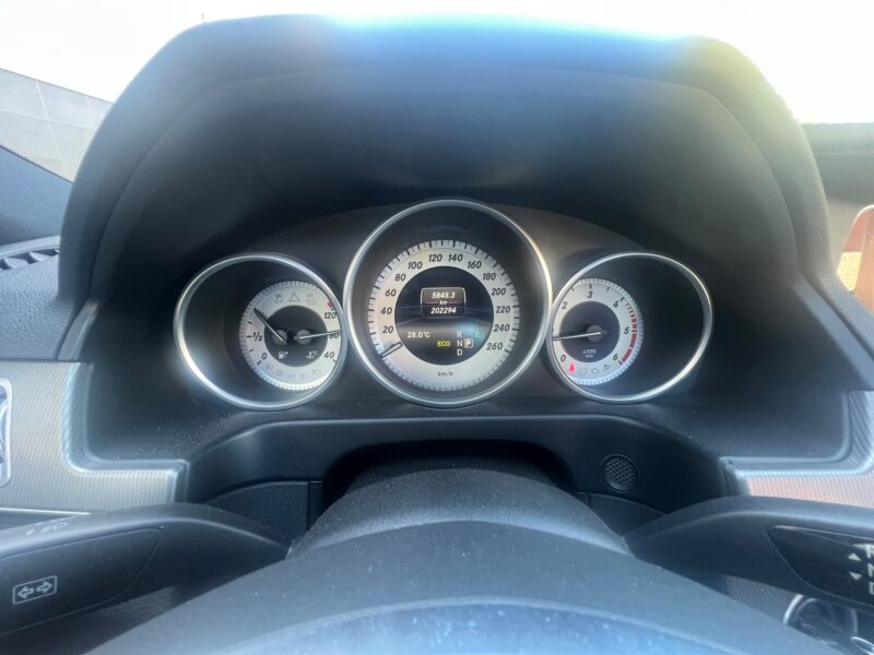 MERCEDES-BENZ E 220 CDI BLUETEC AVANTGARDE – AMG LINE - Imagen 12