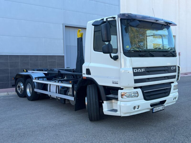 DAF CF75 360 GANCHO PORTACONTENEDORES MULTILIF - Imagen 3