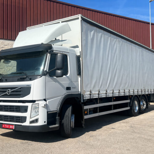 VOLVO FM300 CAJA TAULINER DE 9,20 LARGO CON PUERTA ELEVADORA