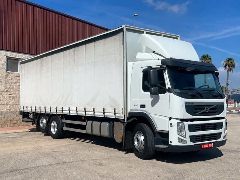 VOLVO FM300 CAJA TAULINER DE 9,20 LARGO CON PUERTA ELEVADORA - Imagen 4