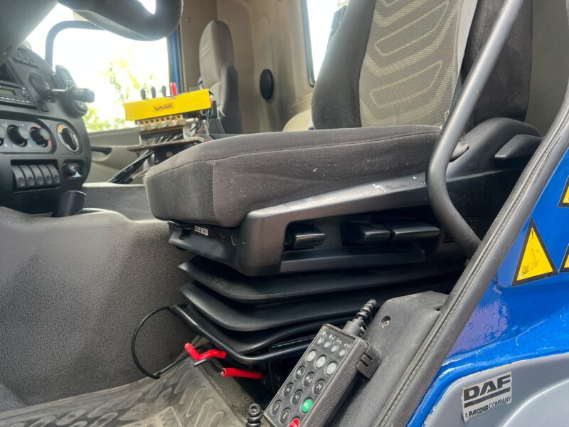 DAF CF85 GANCHO PORTACONTENEDORES 3º EJE DIRECCIONAL - Imagen 25