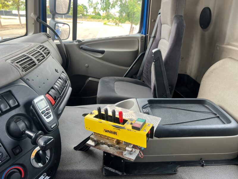 DAF CF85 GANCHO PORTACONTENEDORES 3º EJE DIRECCIONAL - Imagen 27