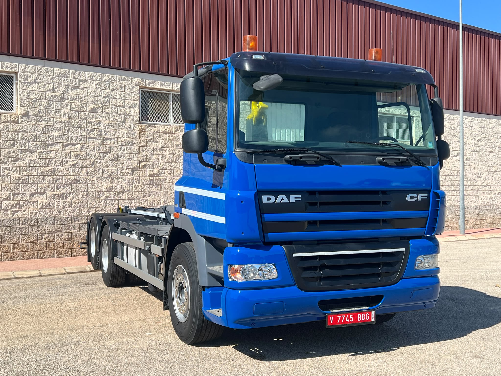 DAF CF85 360 GANCHO PORTACONTENEDORES VDL DE 21T